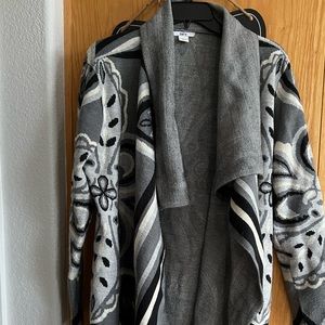 III BAR cardigan- beautiful detailed